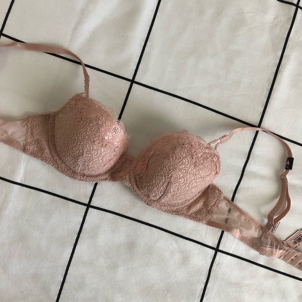NWT Victoria’s Secret Demi Bra